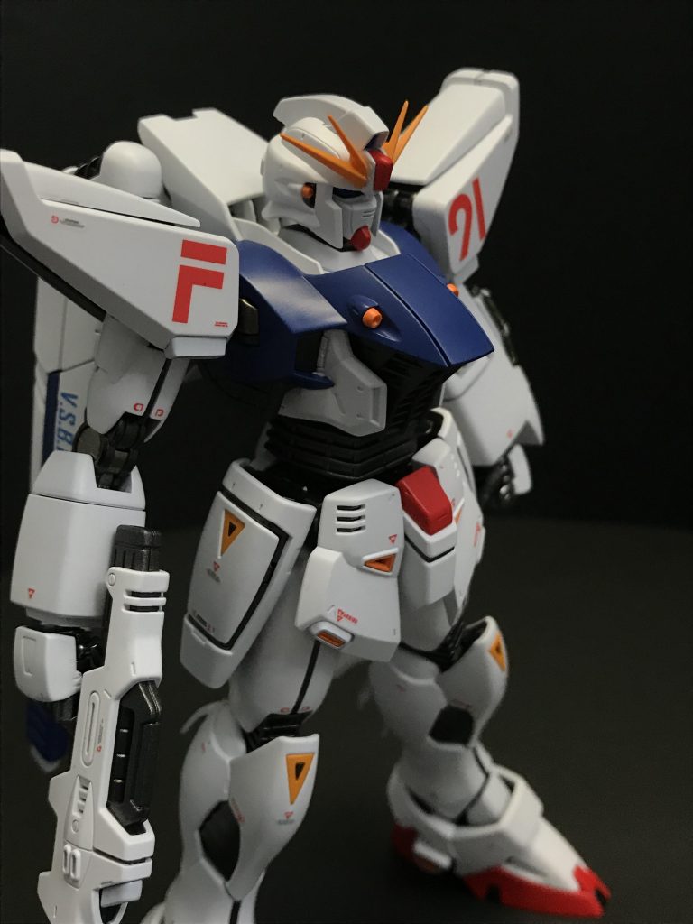 デカールは旧MG用とF90の余りを使いました。