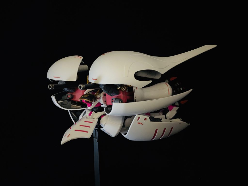 キュベレイ同様に巡航モードに変形も可能。
戦場に高速で向かう。
元になったとあるMAに形を似せようと頑張ったが無理があった様子。