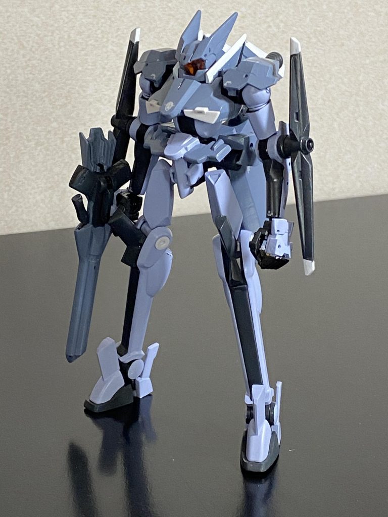 胴体の連邦軍マークはガンダムデカールを使用。
カラーリングはジンクスⅢ連邦仕様と00設定集VEDAを参考にしました。