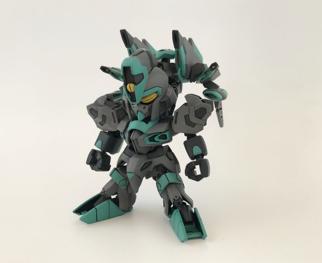 額はフェニックスの肩のパーツを使用。
丸いパーツはランナースイッチ、目のパーツはフェニックスの膝のパーツを使用しました。