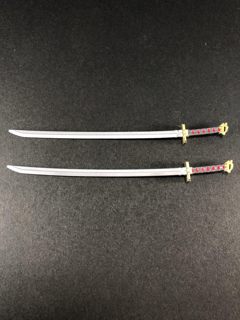 細かい箇所は爪楊枝で塗装しました