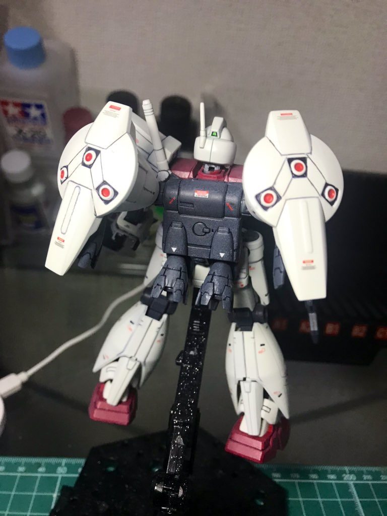 バックパックはフルバーニアンのものをそのまま3mm棒で取付てます！
バーニアはビルダーズパーツで大型にしています！