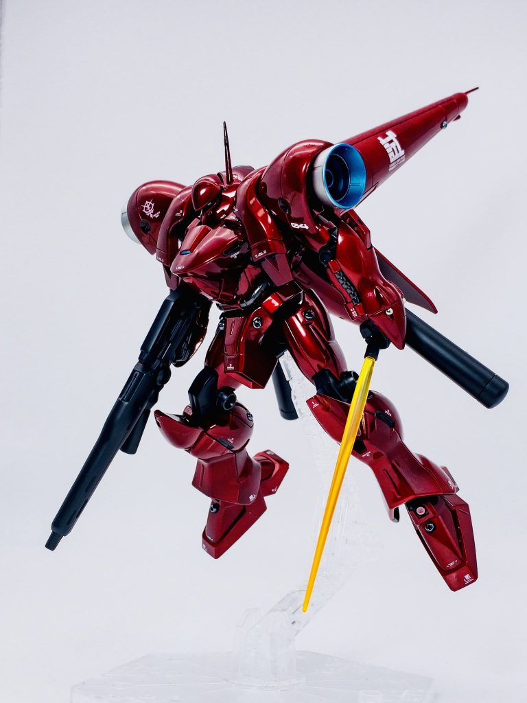 サーベルが意外にも似合います。