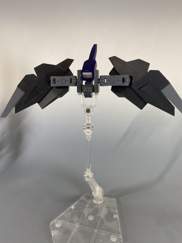 ストライカーの変形。
プラ板製のウイングは可動します。