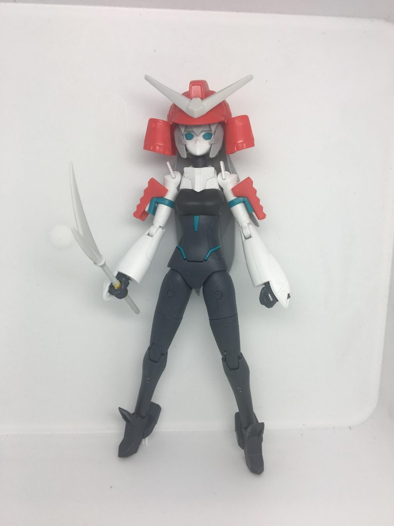 メイフェイスでは細面すぎて、SD武装が似合わない。ここから苦難が始まる。