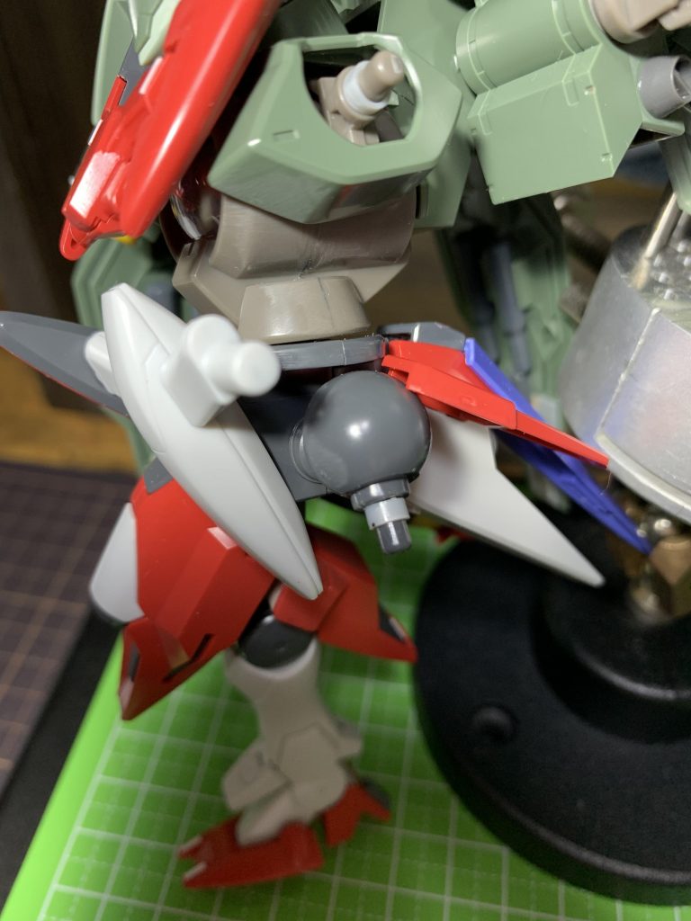 延長工作は接続部にプラパイプを挟んむ簡単延長です！

他には合わせ目消し、モールド掘り直し、プラ板やジャンクパーツでディテールの追加を行いました！