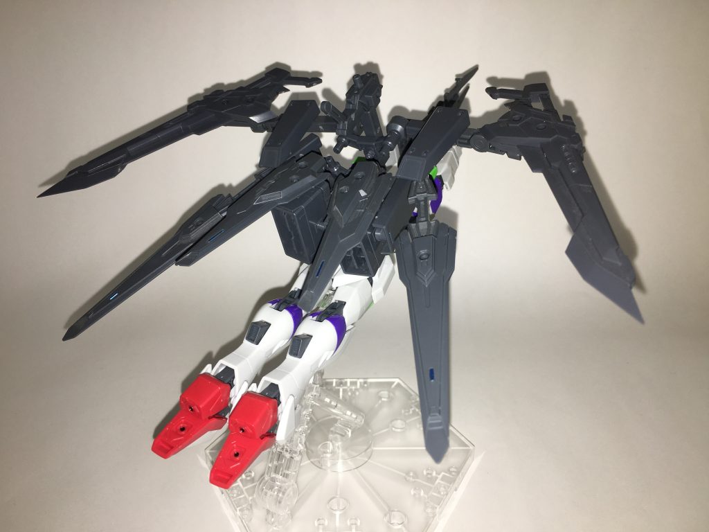 飛行形態、背面。この形態でも防御形態と同様に大気圏への突入ができる。