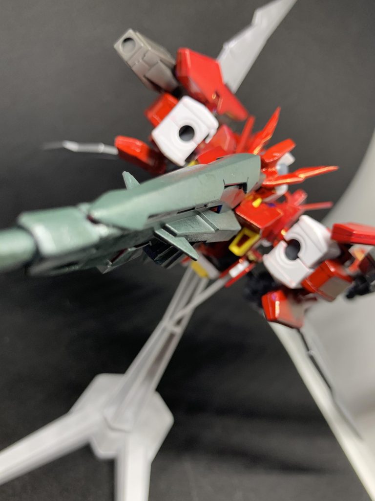 変形!!
はい、もちろん変形も可能ですよ。
(;-ω-)……実は変形を試しにした時に腰を盛りすぎて変形出来ないという事件が起こり、めっちゃ切ったり削ったりしました。