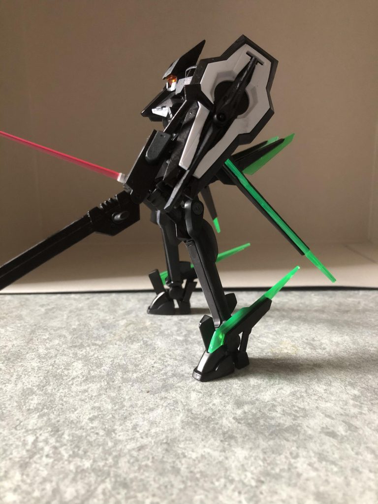 シールドはOガンダムのものとフラッグのものの組み合わせ