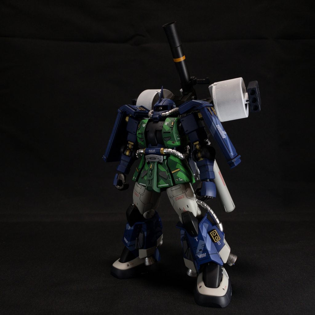 今回の目玉。
溶剤のボトルのキャップをエネルギータンク的な物に見立てております。