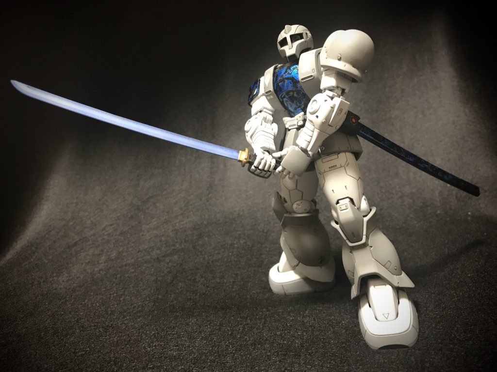 抜刀後、8秒以内に刀身は2万度強まで急速加熱し、厚さ800mmのガンダリウム合金も瞬断する性能であったが、切れ味を維持する連続稼働時間は40秒間が限界であった。