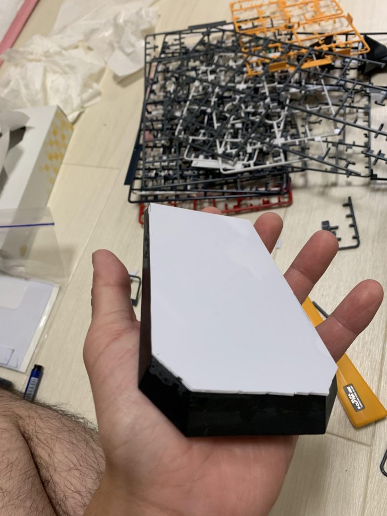 玉座–2枚目/制作者：らいらい