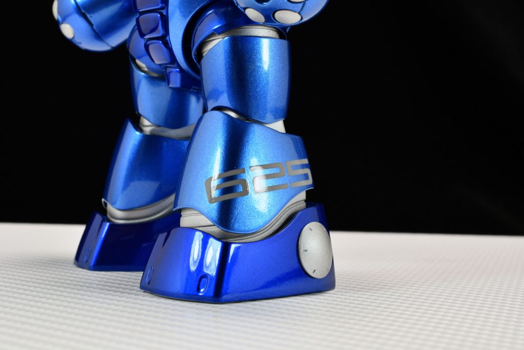 お嬢の好きな番号を脚に…