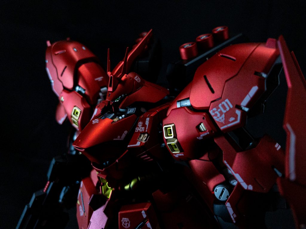 デカールはキット付属のリアリスティックデカールを余白を切り出して使用しております。