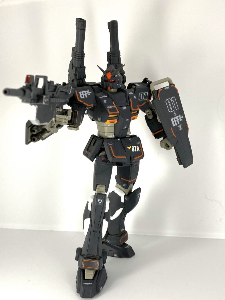 MS用マシンガンを構えて