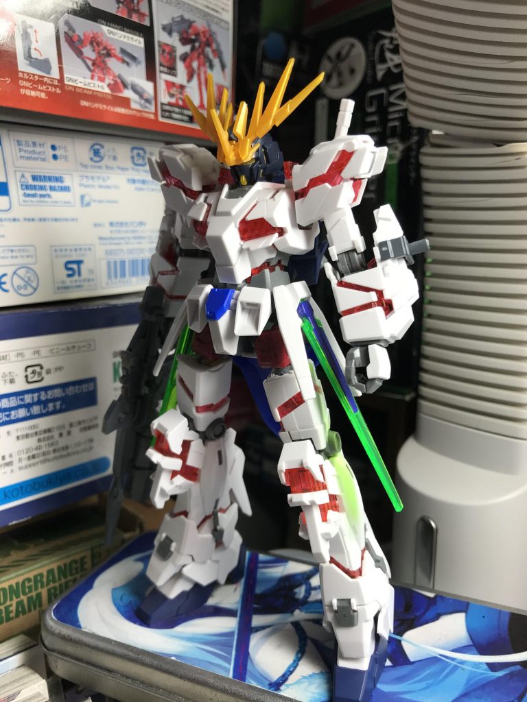 ボールデンアームズがよく腰の接続に使われるPCパーツにピッタリハマることがわかり改修、素材として用意してたFXの腰へ変更して取り付けました