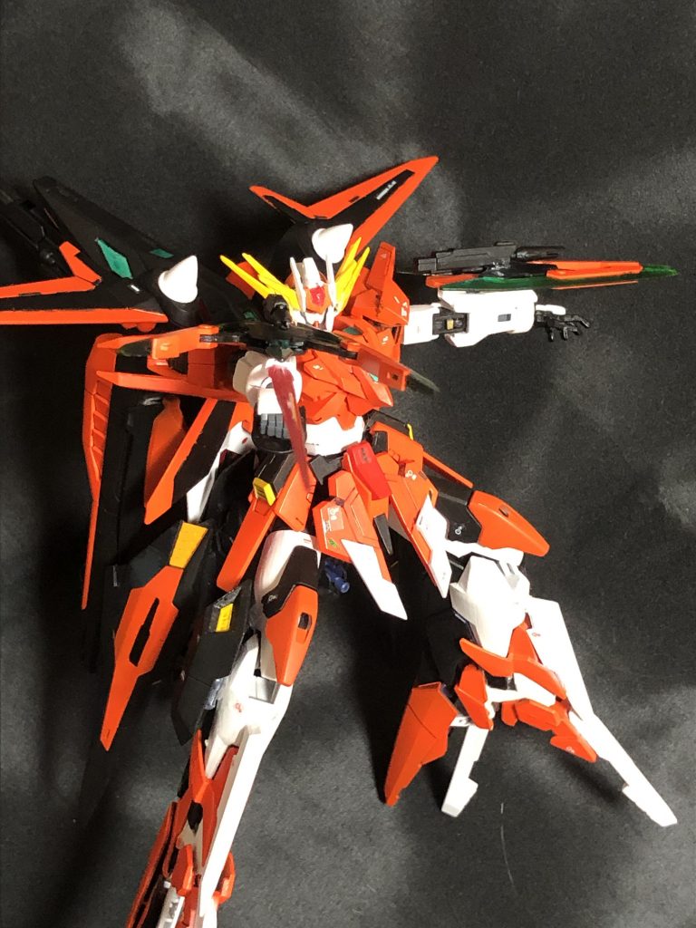 GNシザーシールド&ビームサーベル。
トランジェントのパルチザンを使用。