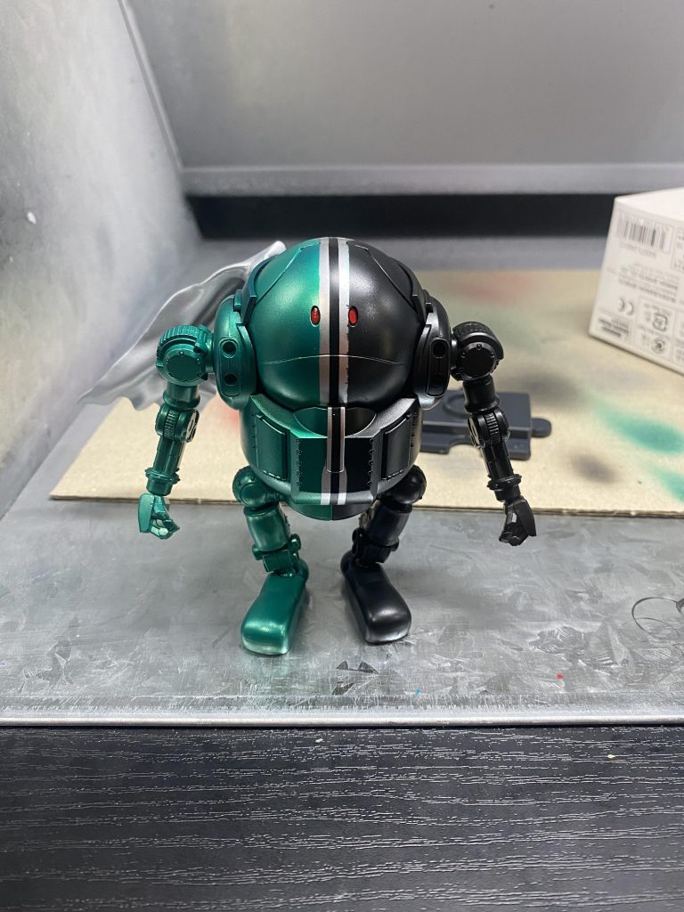 塗装途中で我慢できずに組んでしまいましたw
まだ、ハロっぽさがあるかと思います。