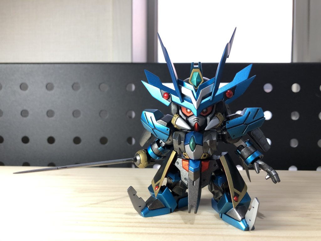 特徴の赤い目と悪っぽい丸瞳を追加で作りました。ベースはマーカーエアブラシで、瞳はエナメルの筆塗りです。

最後までご覧頂きありがとうございます。

それでは…

次回を待て！