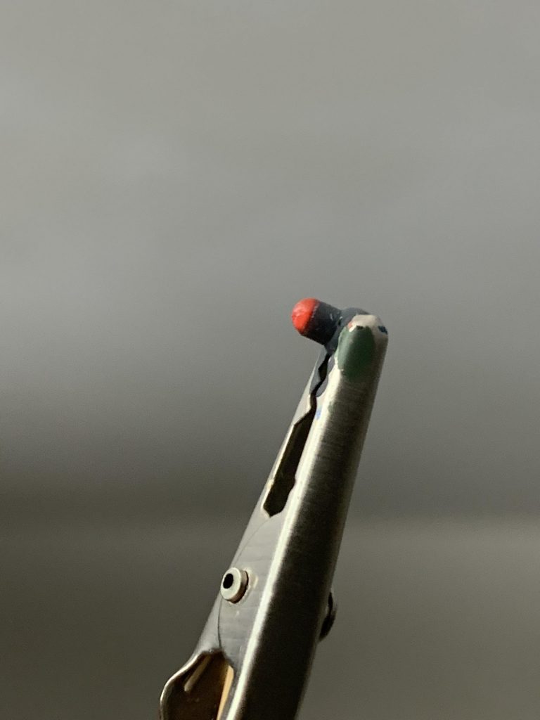 UVクリアレジンでレンズっぽくしたものを取り付け