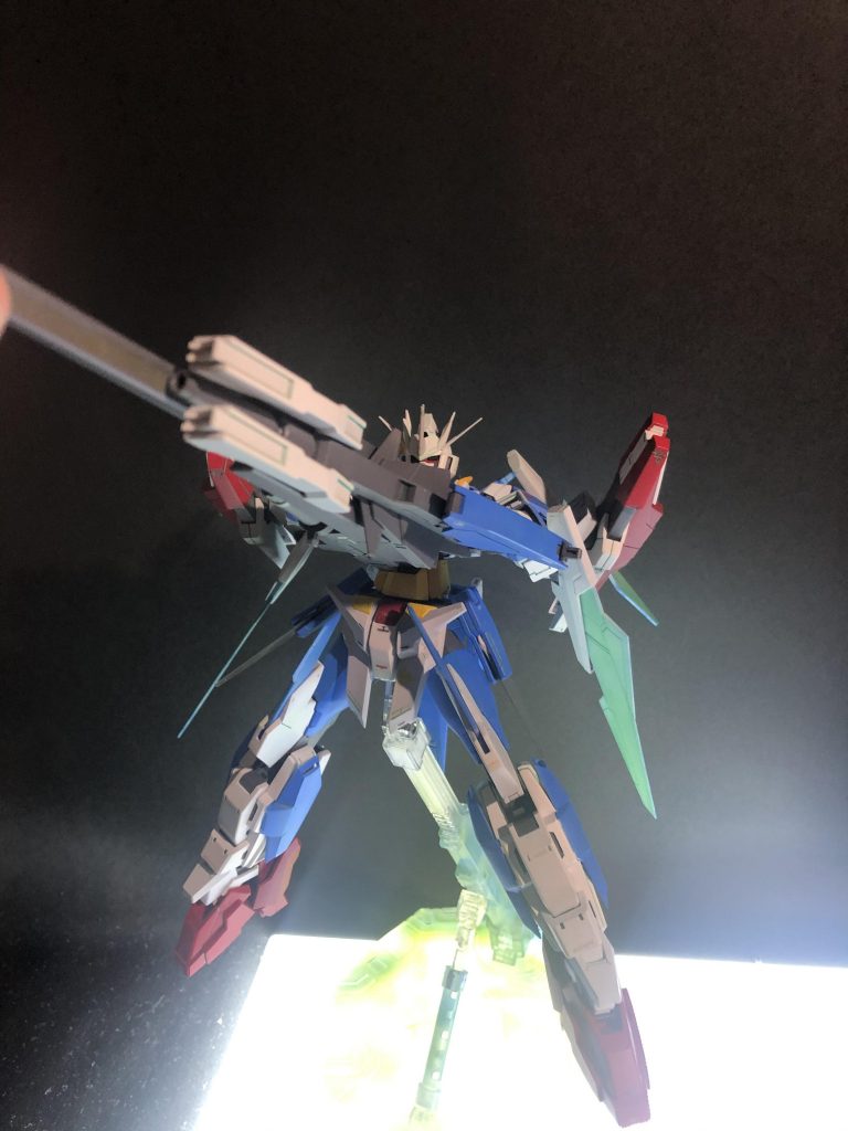 重すぎて保持しきれてないです…