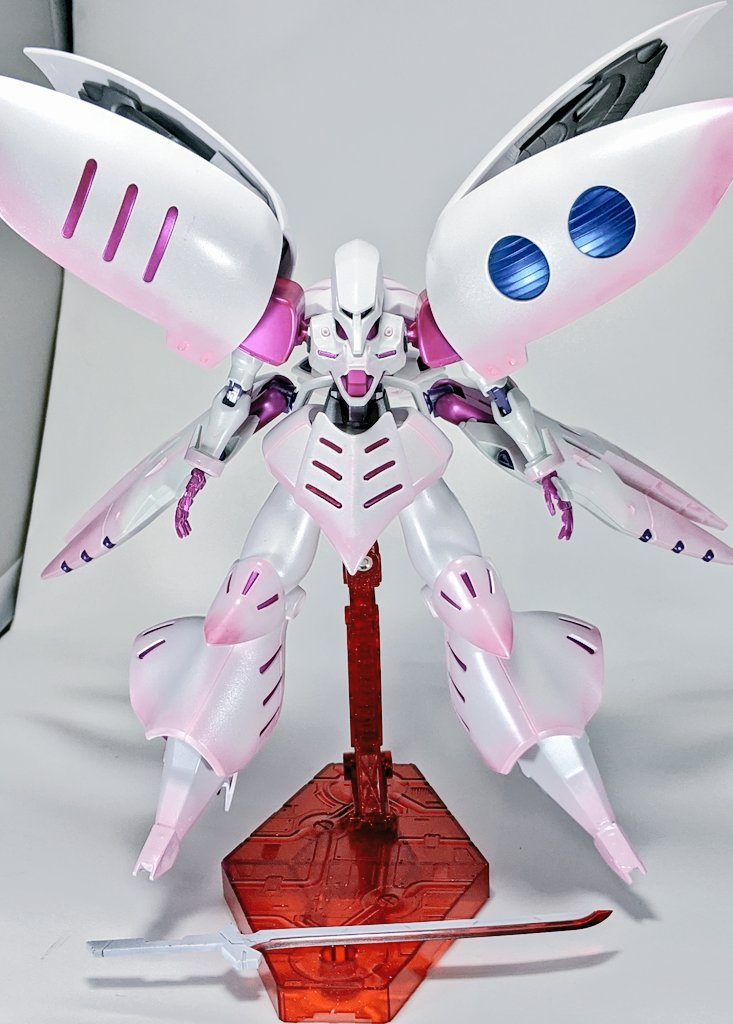 バインダーとスカートファンネルの織り成すシルエットが花のように見えたのでそう名付けました。