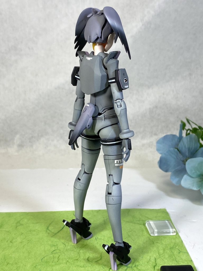 武器なし、ショートヘアーで前、横、後ろから。
顔以外、露出ゼロなのに溢れ出るエッチ感。