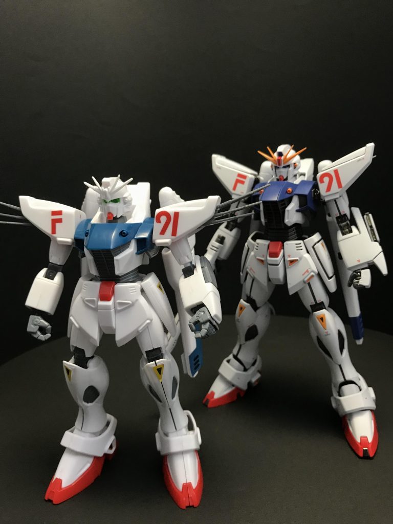 共に無改造です。ガンプラの進化は凄いですね。