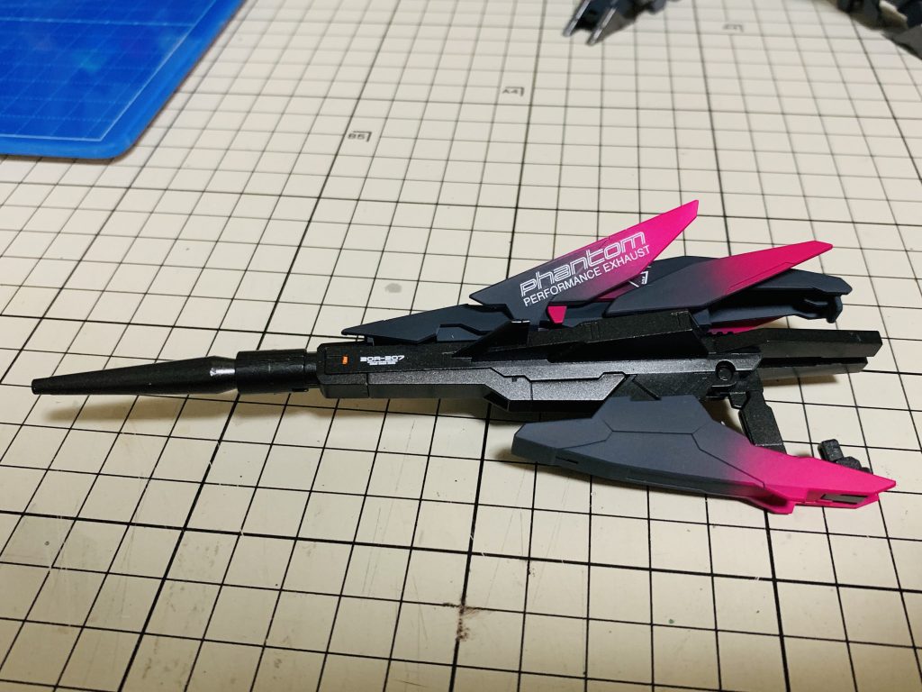 武器も水転写デカール等で情報量増やしたりカラーチップを本体同様入れてます。