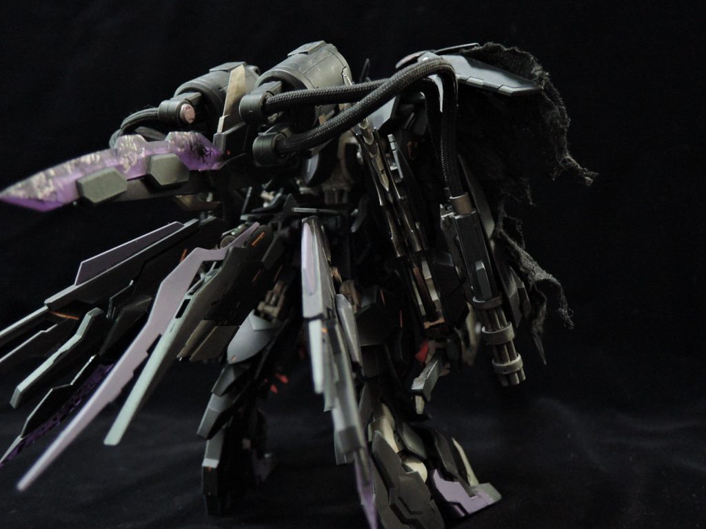 バックショット
一応ワイヤーブレードは3基搭載されています(大1・小2)