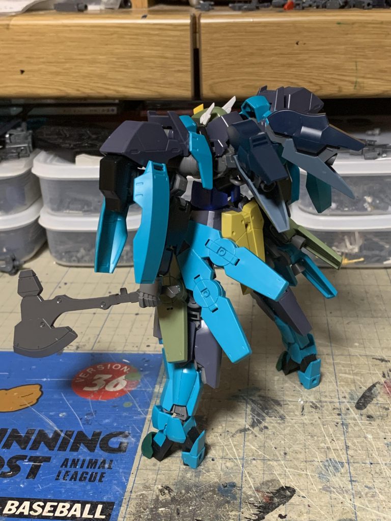 最後に漏影の背面スラスターを追加。これで構成が完了しました。