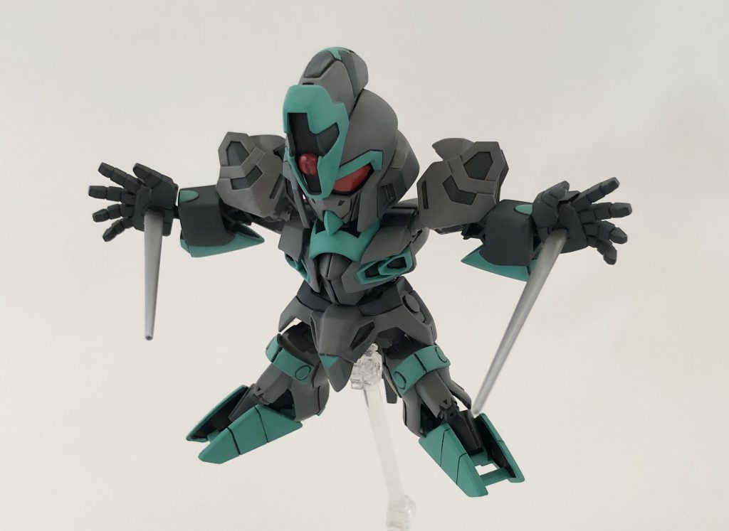 両手に仕込まれた、どんな相手でも貫通させる一撃必殺「ペイン&プレジャー」は相手を倒すだけではなく相手の機体能力・性能を分析する事が可能。これにより得た情報は犯人探し及び自分の機体強化に活用。
そして彼が師事した男こそ、かつて名機ガンキラーを作り上げ、大暗黒SD連合を結成し、天地大河達と激戦を繰り広げていた狼馬舞留人その人だった…