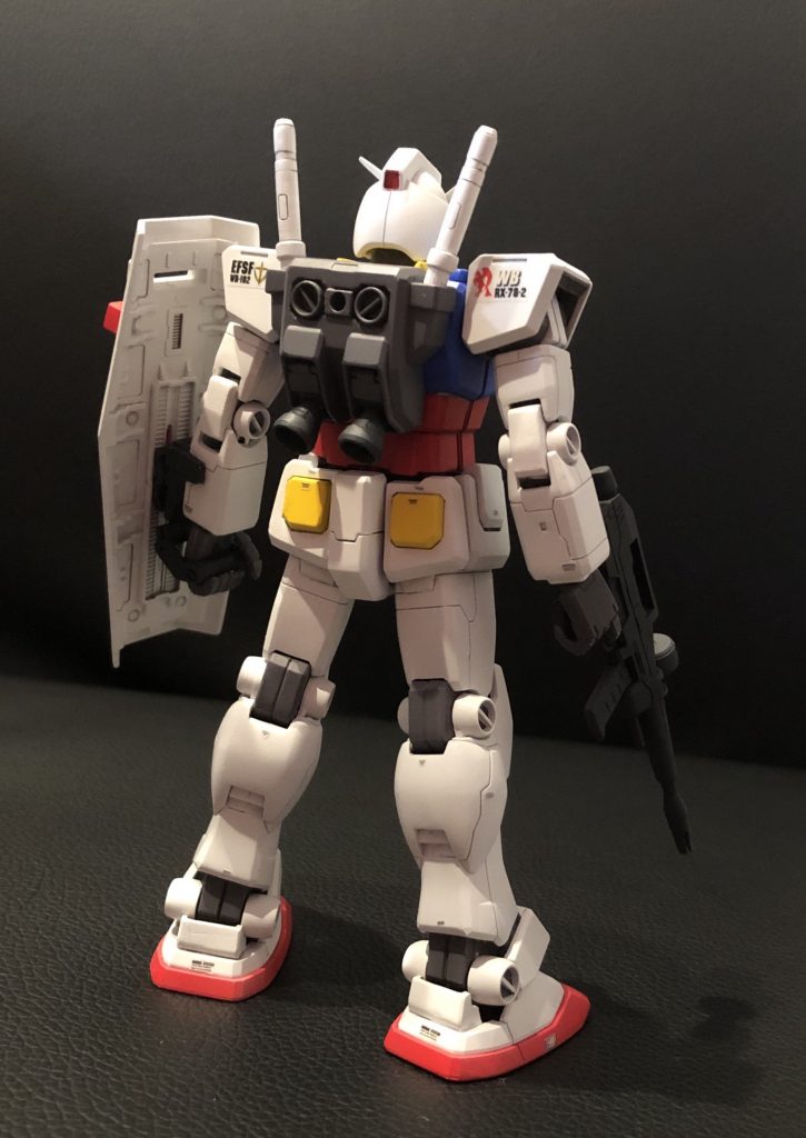 サーベルはプラ棒を使用した新造で太くしています。