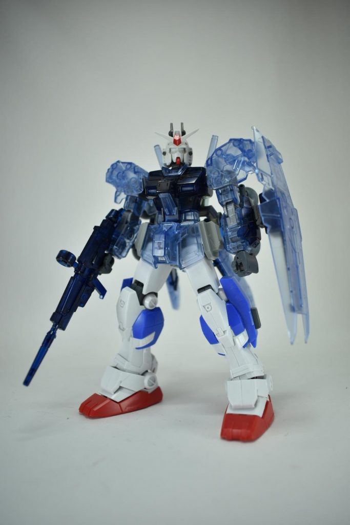 仮組み①ペイルライダーキットをベースに、脚部はフルアーマーガンダム7号機、腰部サイドアーマーはEz-SR、頭部はリバイブじゃない方のHGUCガンダム、手はビルドハンド中サイズを使用しています。ペイルライダーキットはパーツが一体化されている箇所が多く、マスキングによる色塗り分けはかなり苦労しました。おまけにはみ出し多め…orz