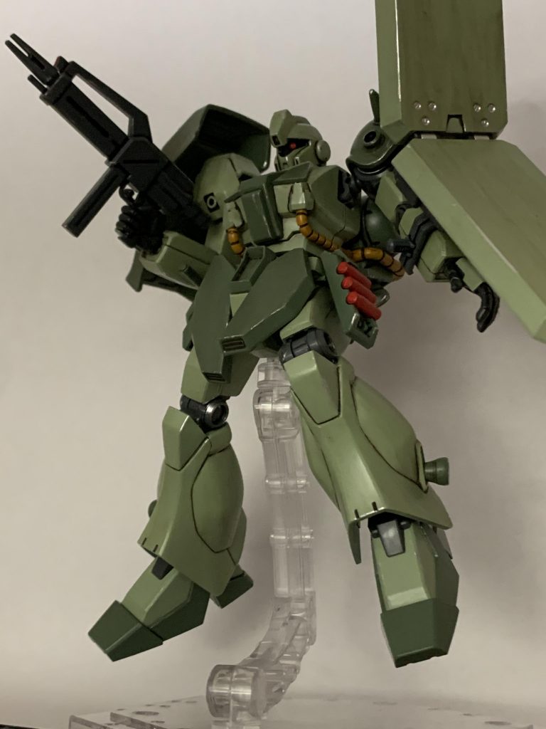 ライフルはギラ・ドーガ系のものからジェガン用のものまで幅広く扱える