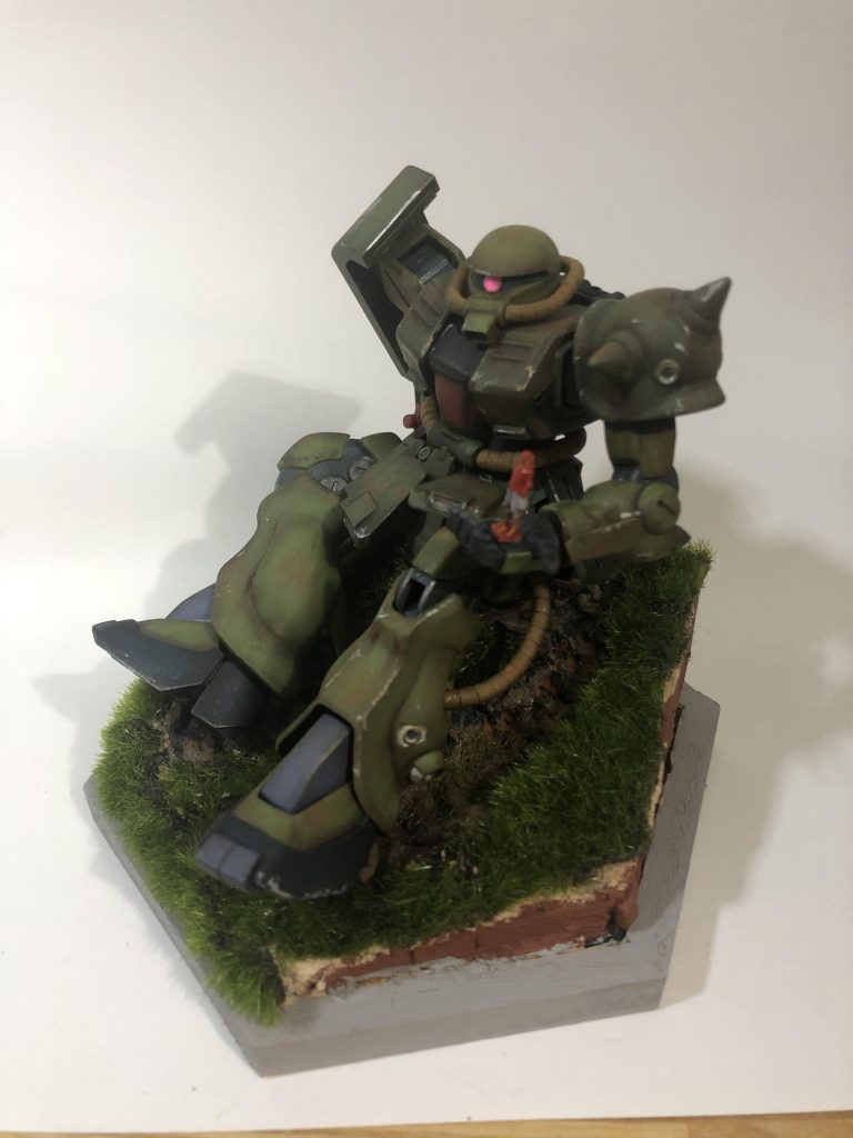 斜めから
足での着地跡を作っています