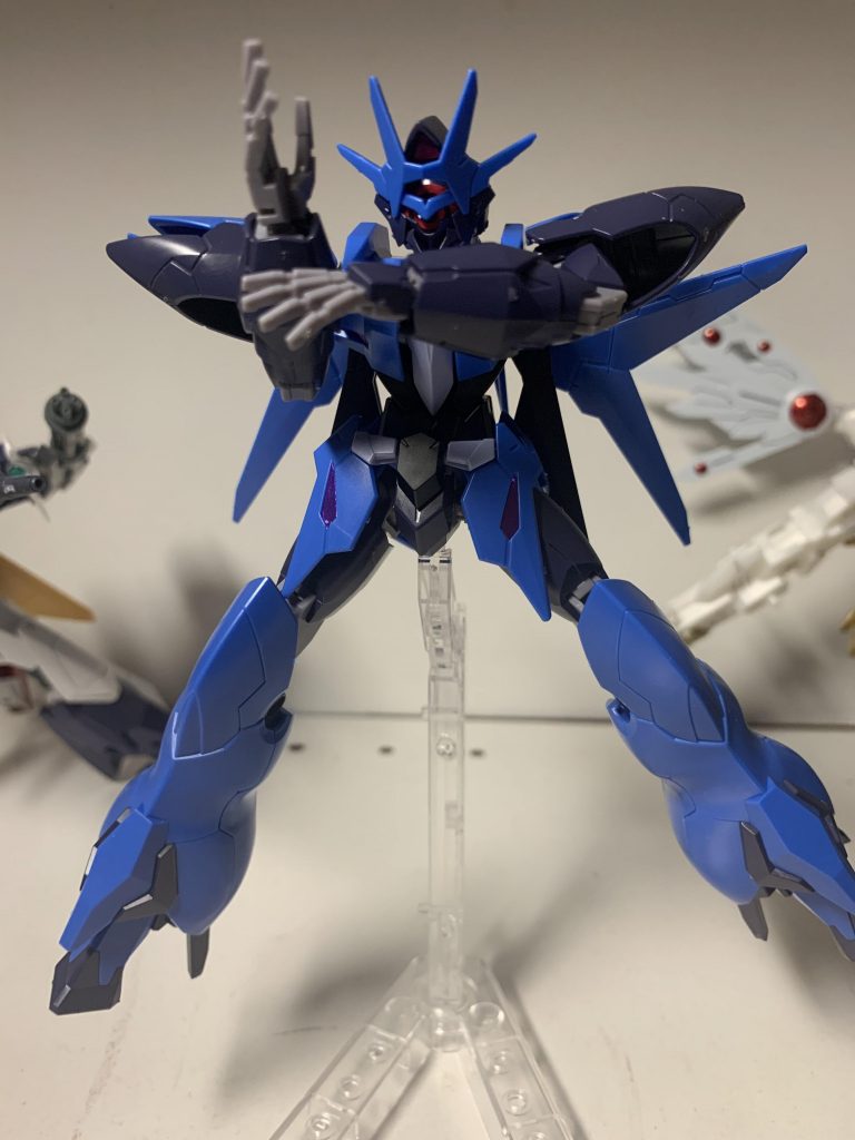 アースリィというかAGEのヴェイガンを思い出すデザインだと感じました