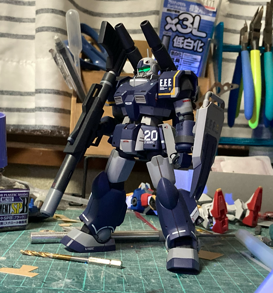 バイザー部分はブラックライトを当てると光ります( ˙꒳˙ )