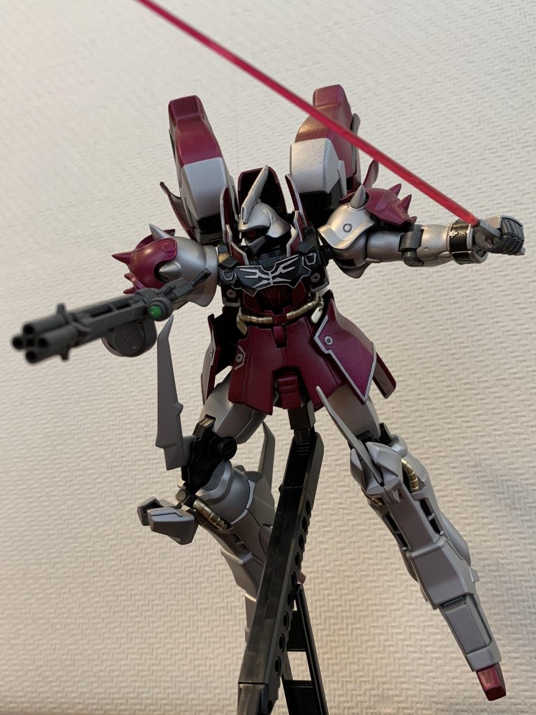 腕部付け根は、長さの都合上ギラ・ズールの方を使用しました。