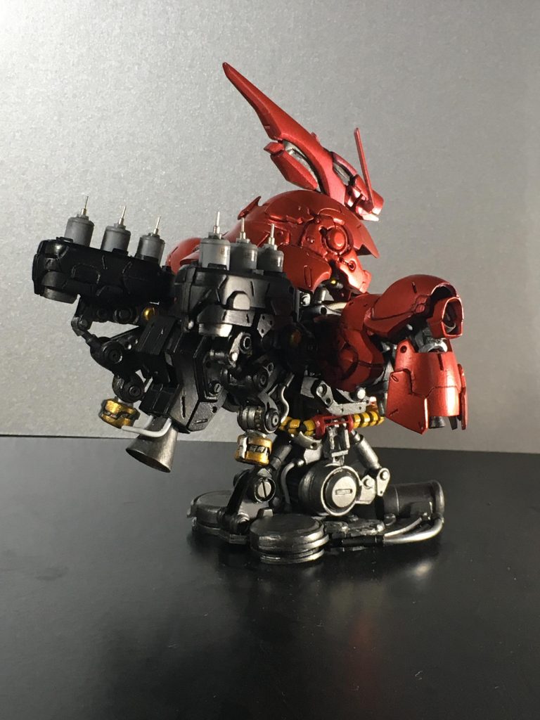 バックパックの複雑な構造も出来る限り再現