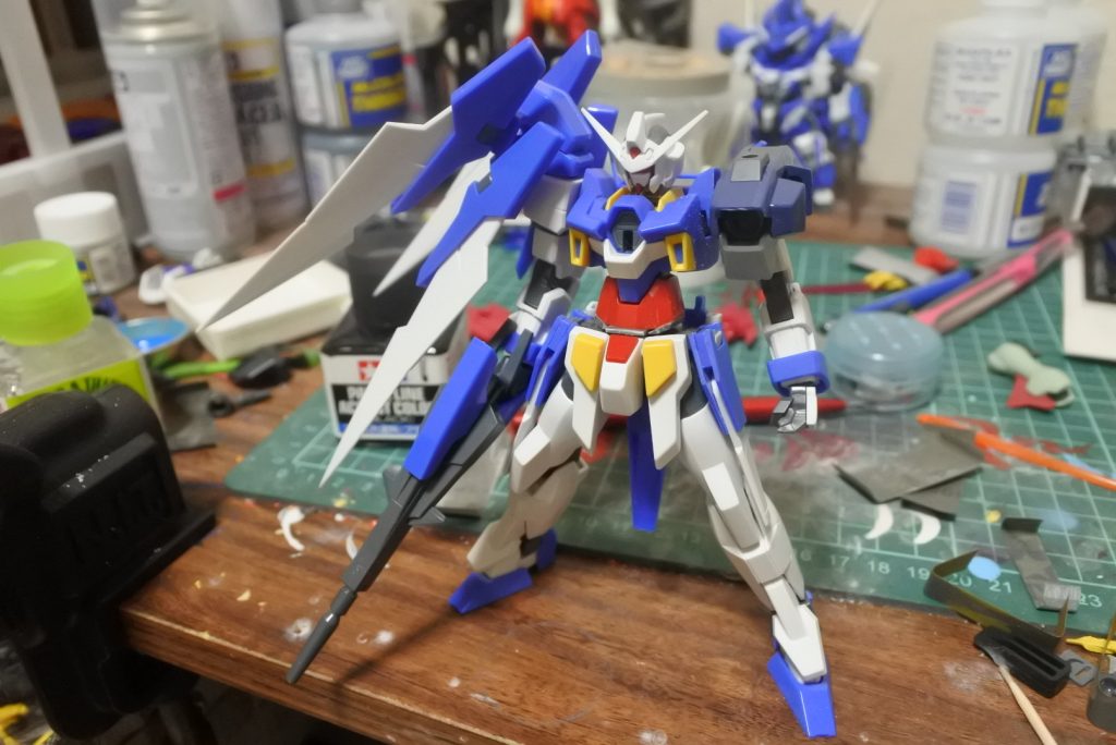 最初はAGE2のディテールアップバージョンとして作ろうと考えていたのですが、どうせならオリジナル色を出したいと考え、この形に落ち着きました