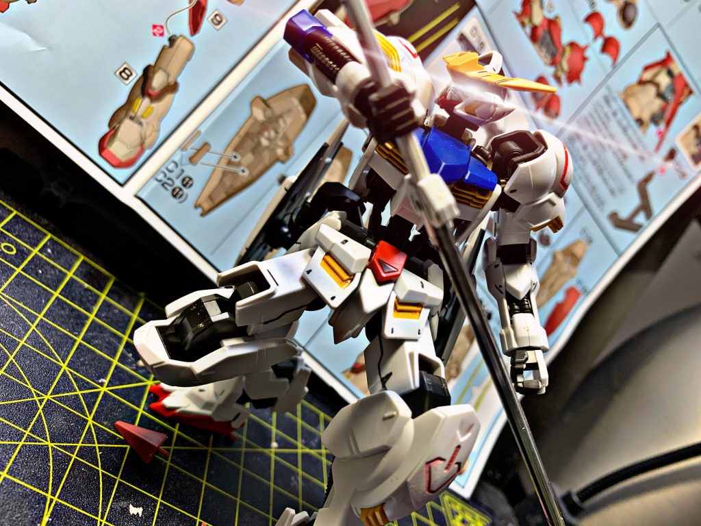 仮組みして遊んだりしながら墨入れ