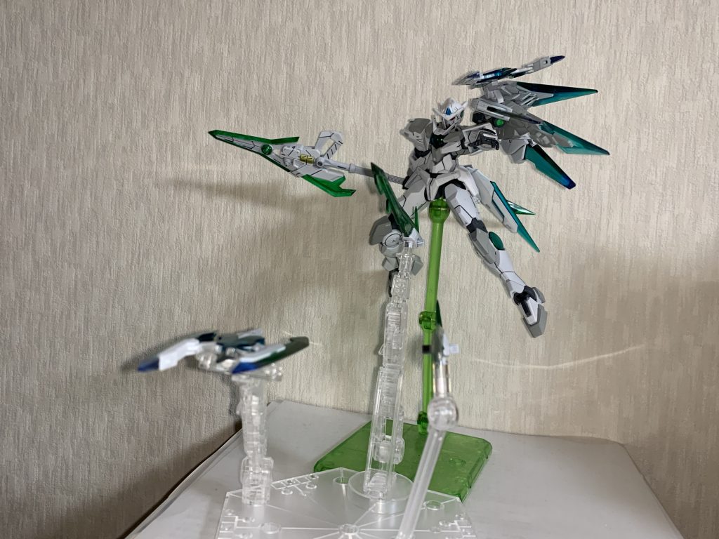 GNソードビットバインダーに備える4基、GNランスⅡに備える2基の系6基を保有。ただしGNランスⅡのものはランスの刃、そしてグラビカルアンテナとしての役割もあるため、ビットとして使用している際にはGNランスⅡの威力及び粒子制御能力が低下するものの、軽量化で小回りが効くようになる。