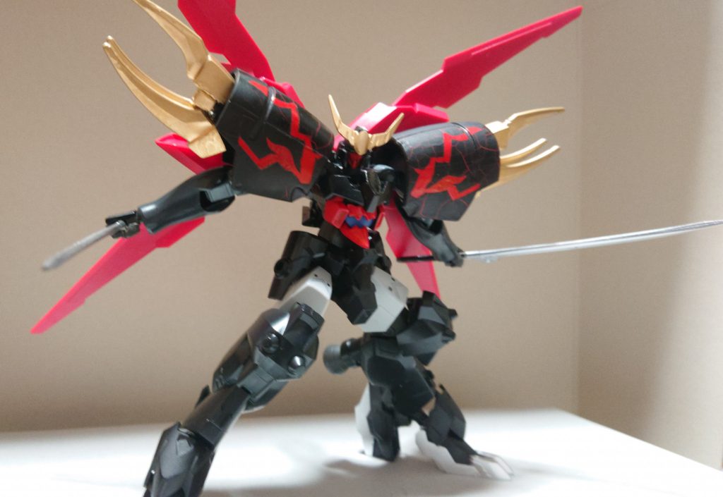 武装は二刀の『邪戦刀』を使用して戦う。
必殺技は『邪頑流X斬り』