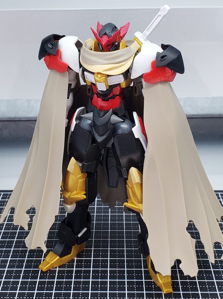 製作工程
「M.S.G」サイドマント&クラッシュマント
製品のまだだとサイズが合わないため真鍮線+エポパテで延長整形しました