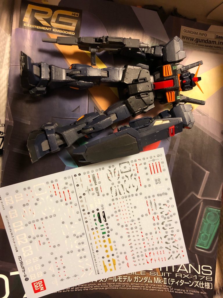 別売のガンダムデカール。発売から少し経つと入手が難しくなるの本当に勘弁・・・