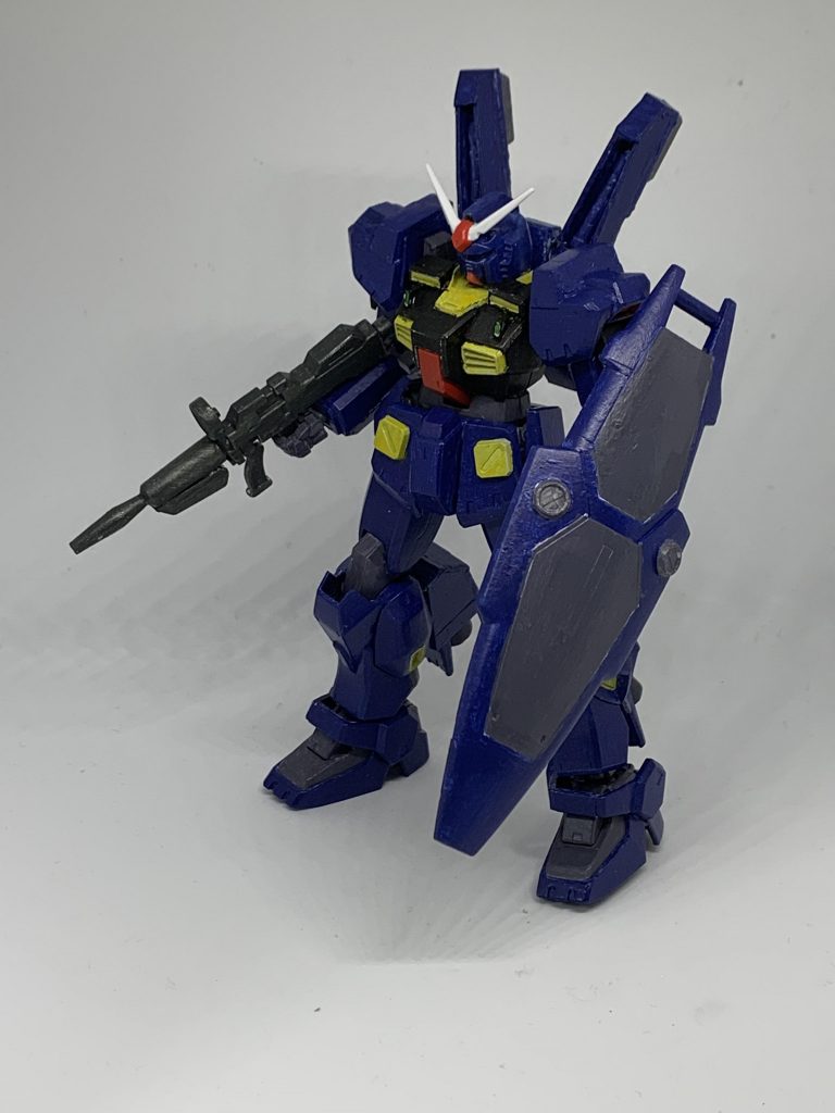 背中のバックパックの一部と両脚のスラスターは自作です