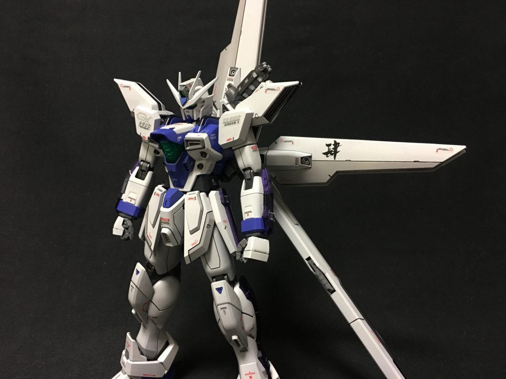 正面から
背面のサテライトシステムがアシンメトリーなのが素敵です✨