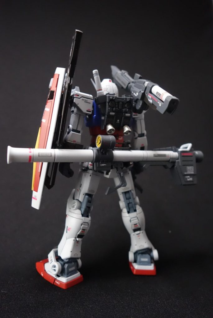 バズーカはダボ穴接続を廃止してマウントラッチを自作してそこで固定させてます。
シールドやランドセルのダボ穴もネオジムを仕込み埋めてます。
中々気付かれないけど関節もマイナスモールドに変更しました。