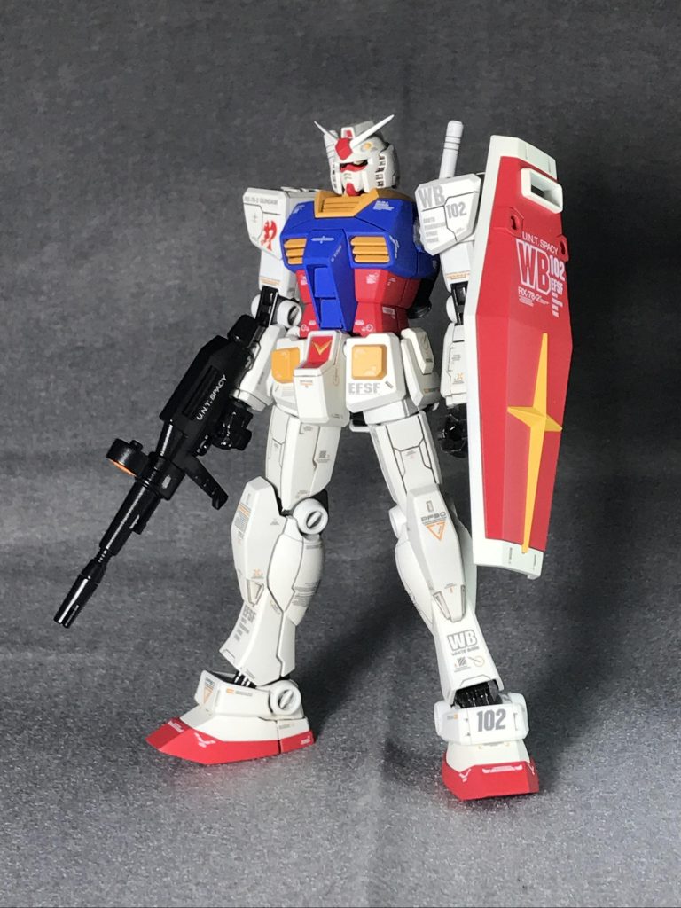 フロントショット
パーツで見ると細過ぎる印象でしたが、全身で見ると印象が変わりますね。